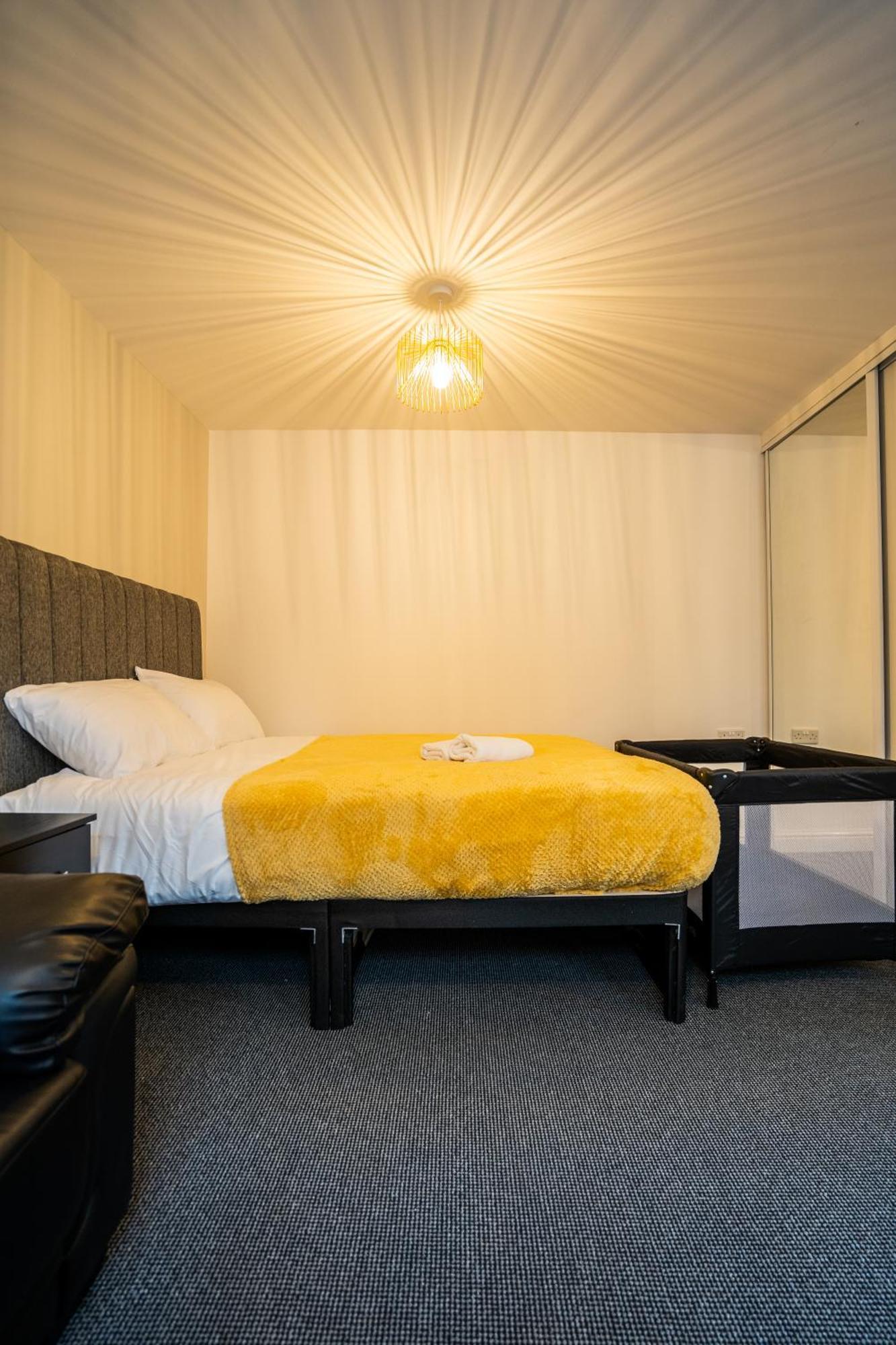 Kunda House In Tyseley Apartment Бирмингам Екстериор снимка