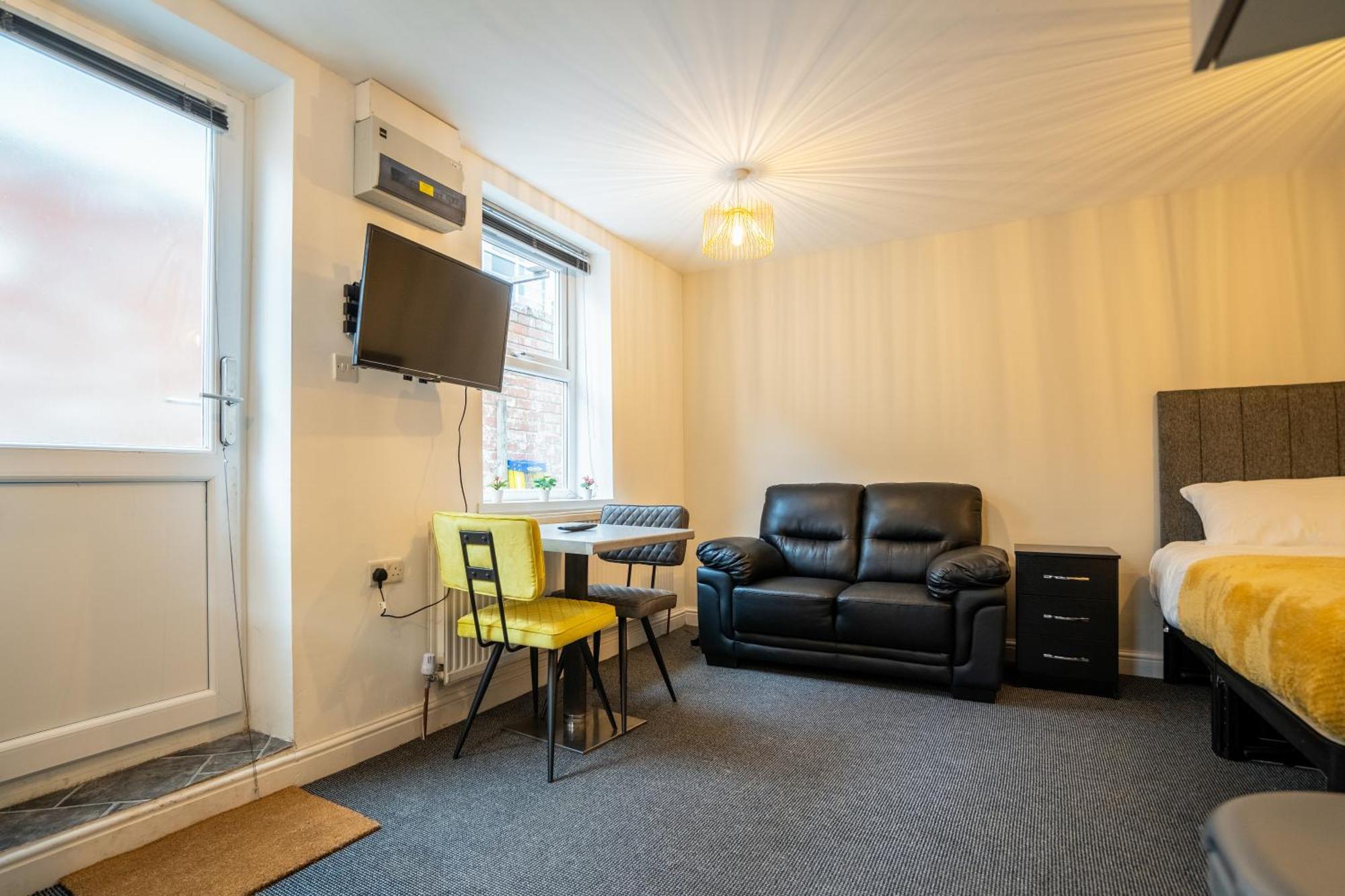 Kunda House In Tyseley Apartment Бирмингам Екстериор снимка