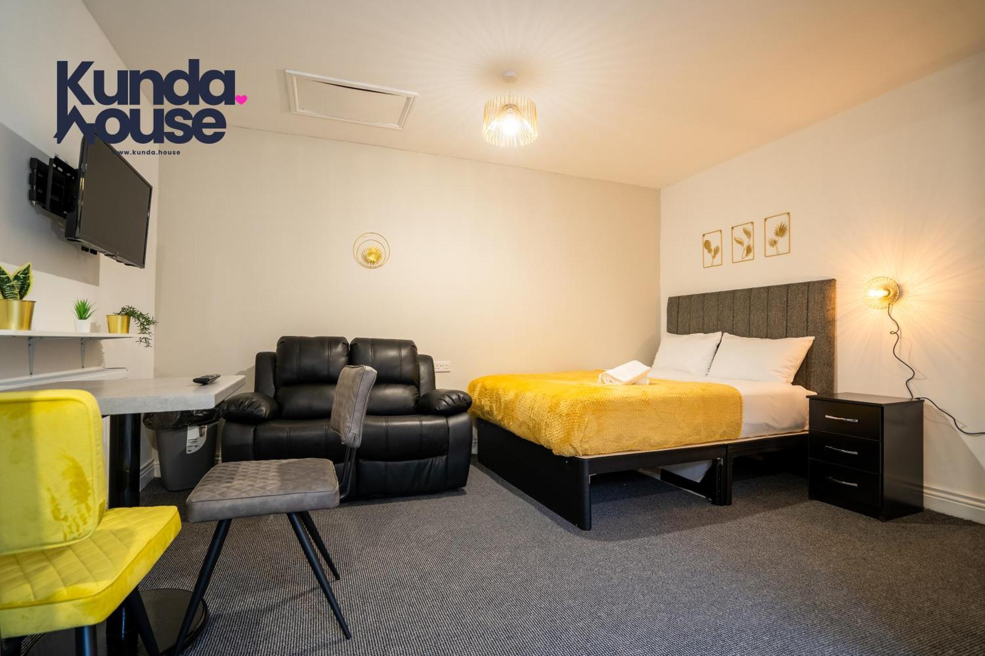 Kunda House In Tyseley Apartment Бирмингам Екстериор снимка