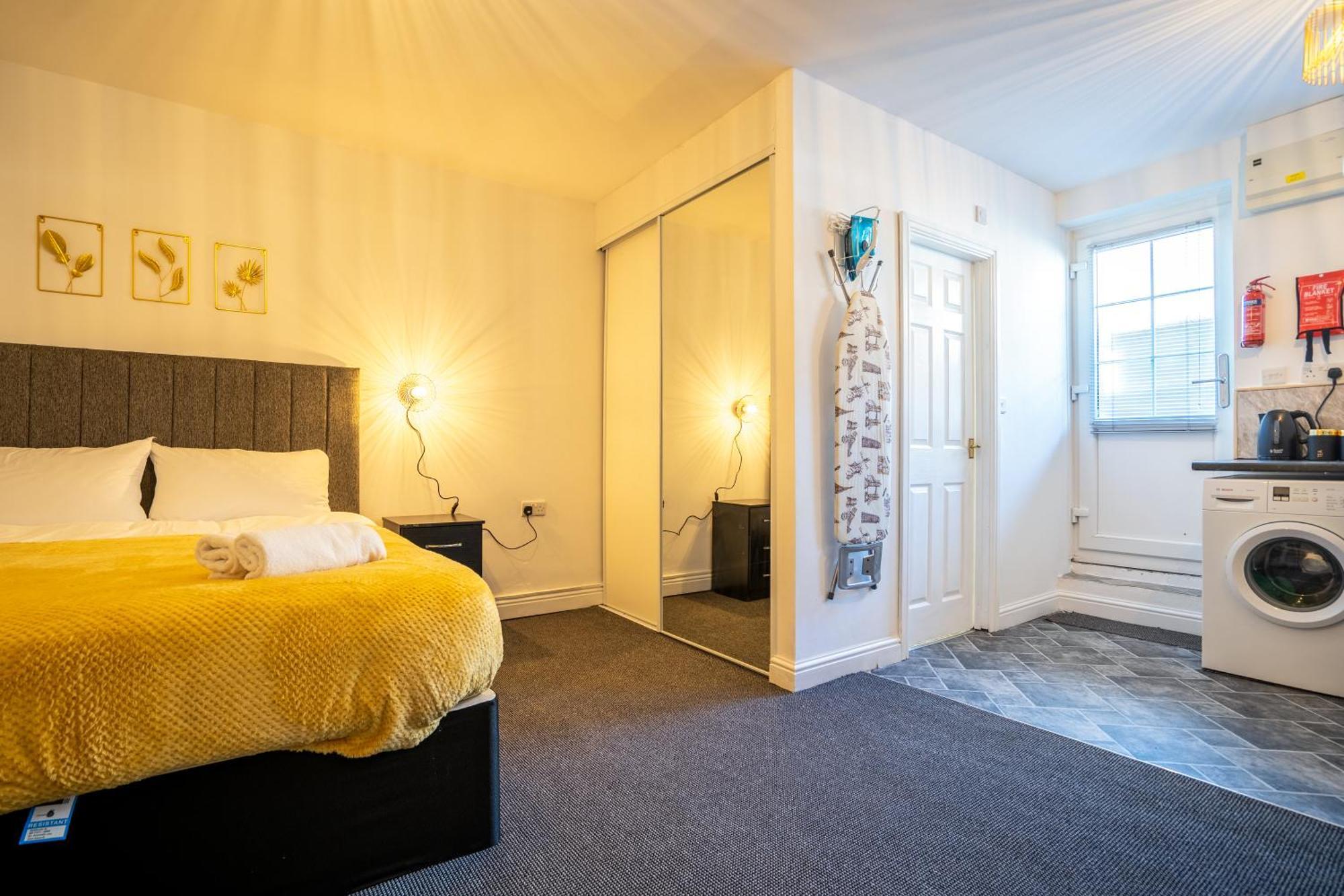 Kunda House In Tyseley Apartment Бирмингам Екстериор снимка